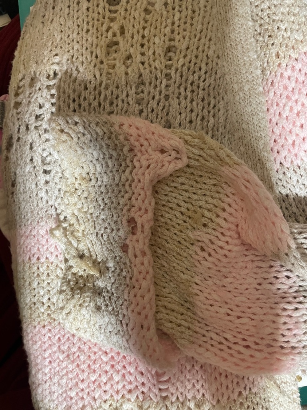 Beautiful Wild Fox Distressed Knitt Cardigan Wrap. - Picture 4 of 5